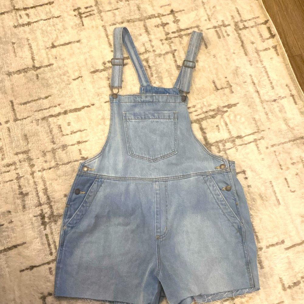 Great condition Universal Thread Overalls